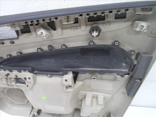 Ford Focus Ön Sol Kapı Döşemesi Bej 4M51-A23943-C CP