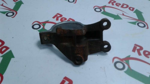 FORD TRANSİT COURİER  SAĞ AKS BRAKETİ CP 2S613K305AF M-D-110